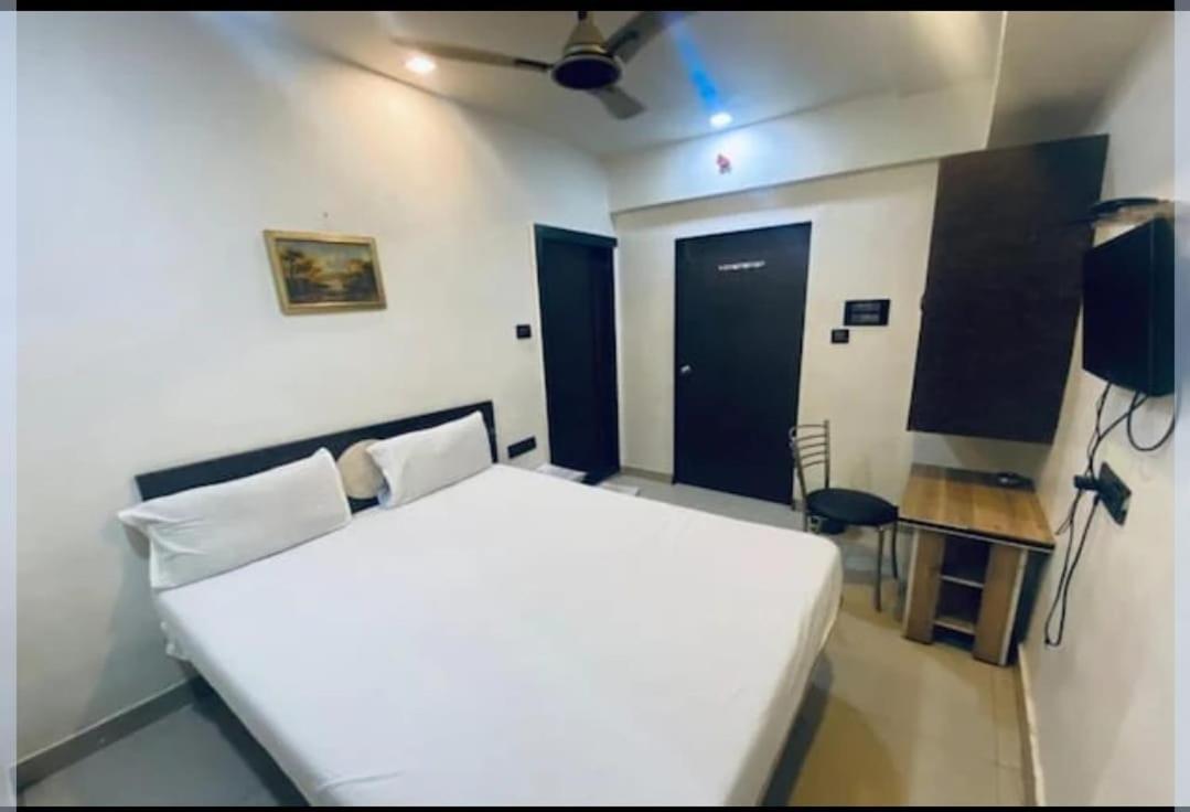 Hotel Shubham Residency Mahape Navi Mumbai Exterior foto